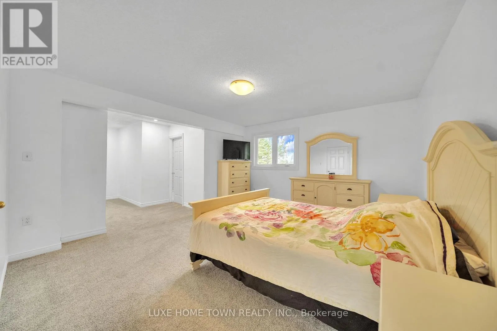 170 ELMSLIE PLACE