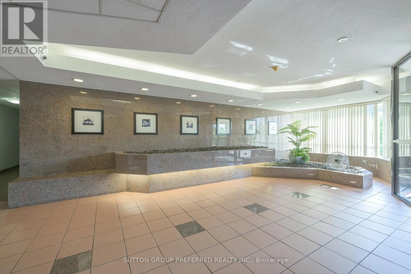 609 - 521 RIVERSIDE DRIVE, #609