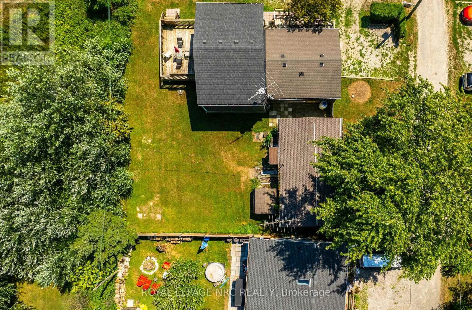 16 WESTMORELAND LANE