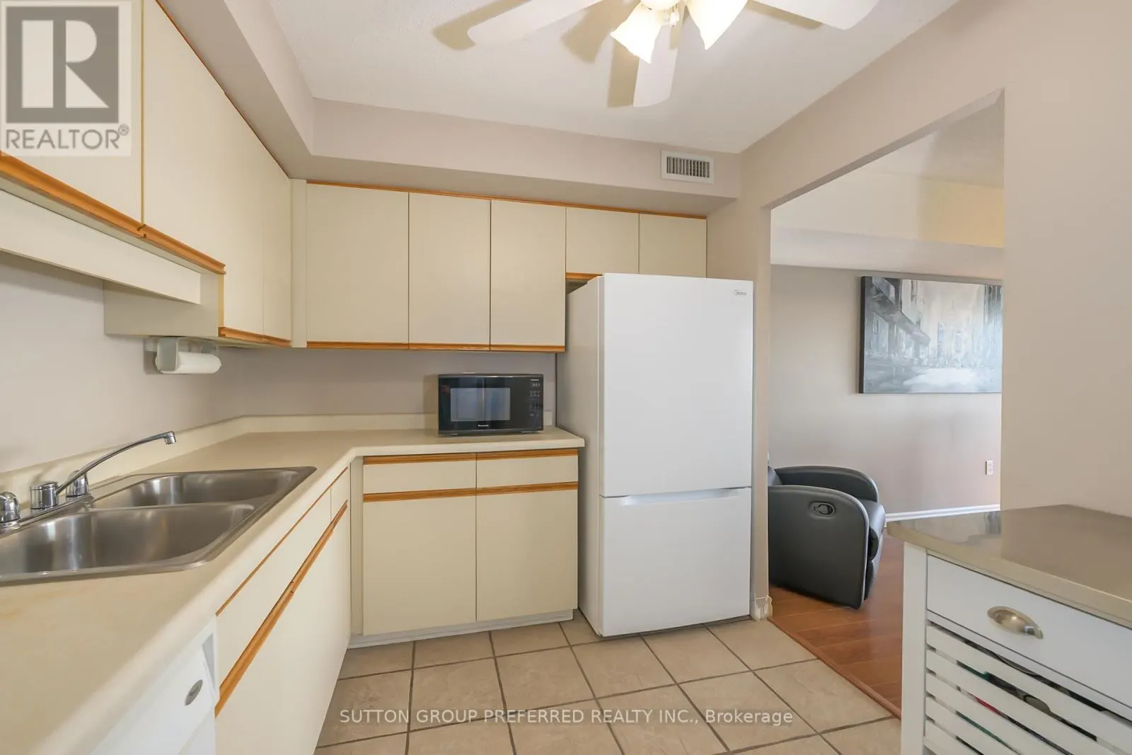 609 - 521 RIVERSIDE DRIVE, #609