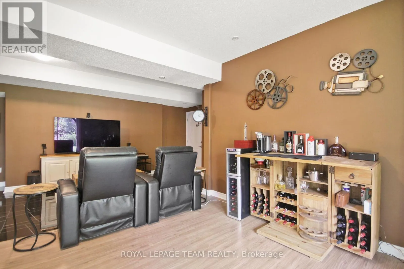2539 KEARNS WAY