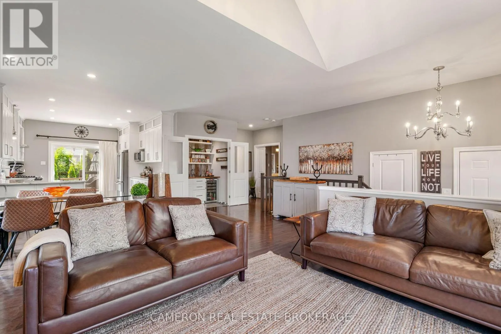 38 JIM BROWNELL BOULEVARD