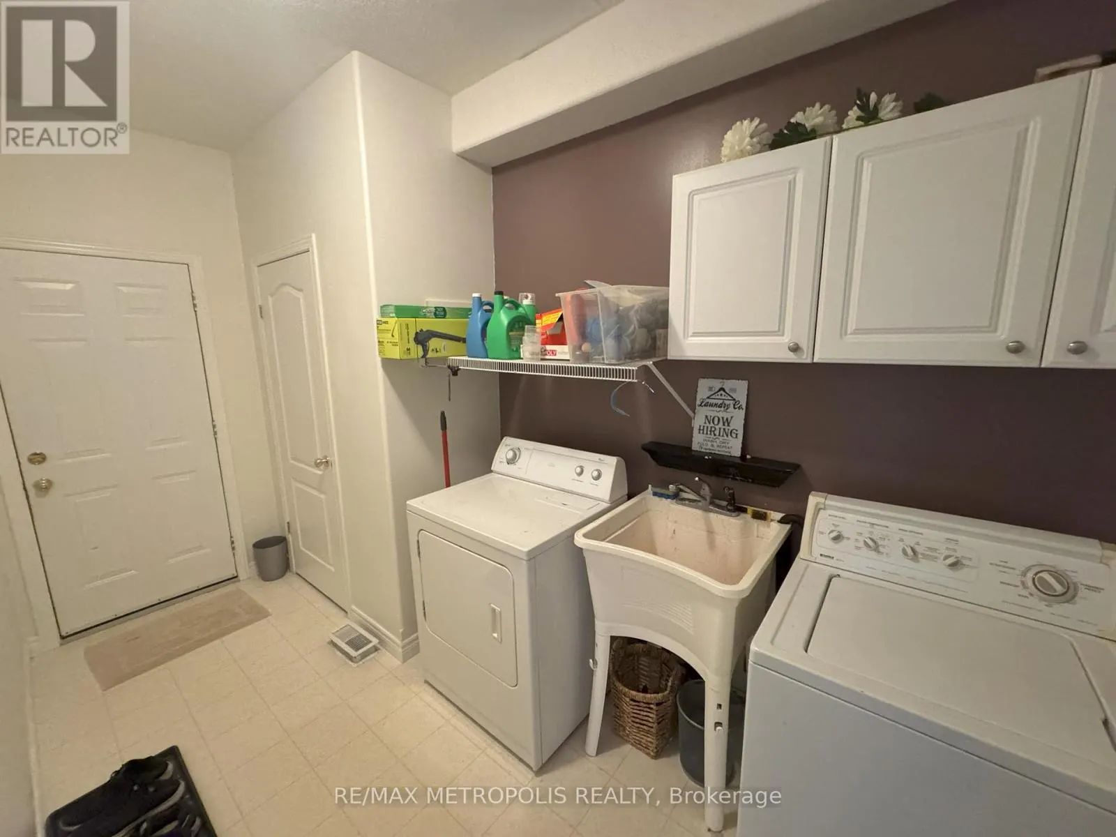 ROOM 3 - 770 BRANDENBURG BOULEVARD