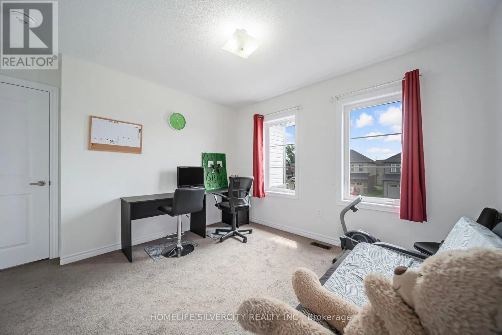 44 COTTONWOOD CRESCENT