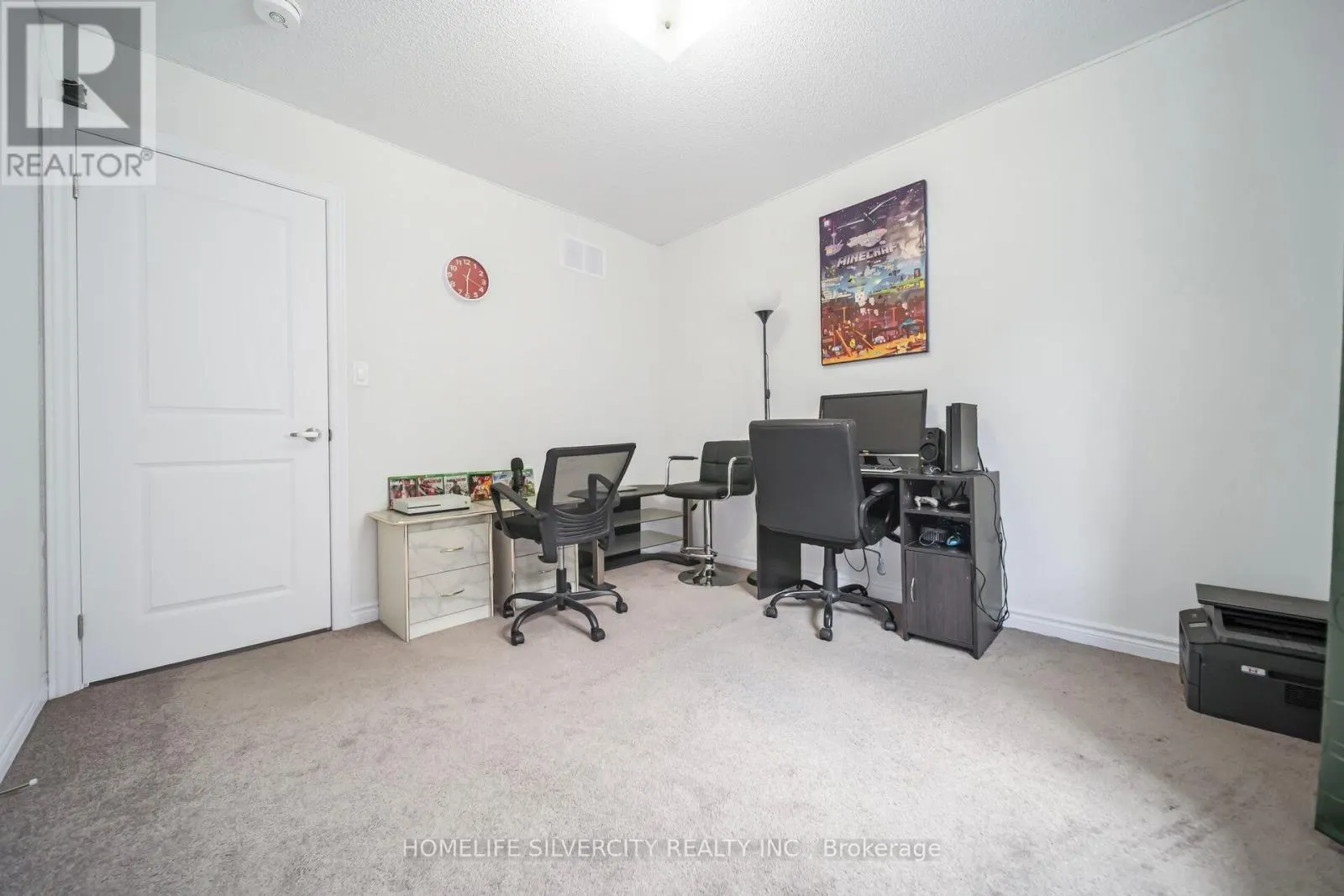 44 COTTONWOOD CRESCENT