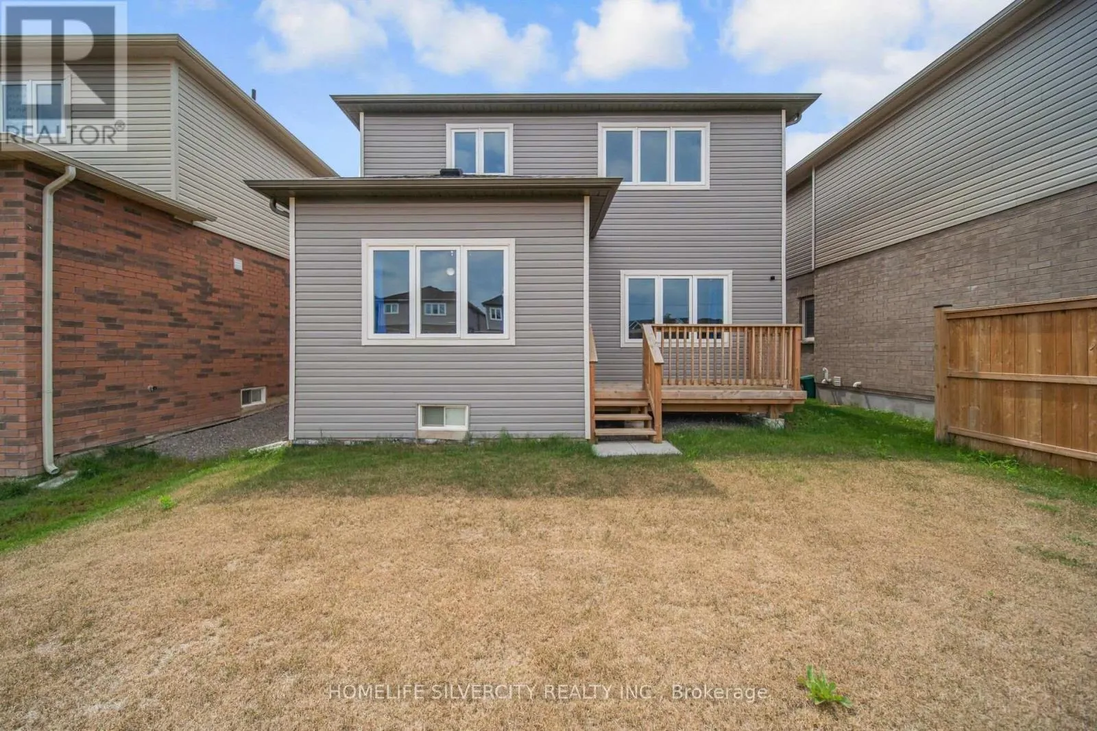 44 COTTONWOOD CRESCENT