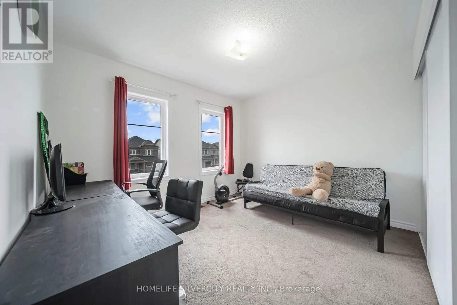 44 COTTONWOOD CRESCENT