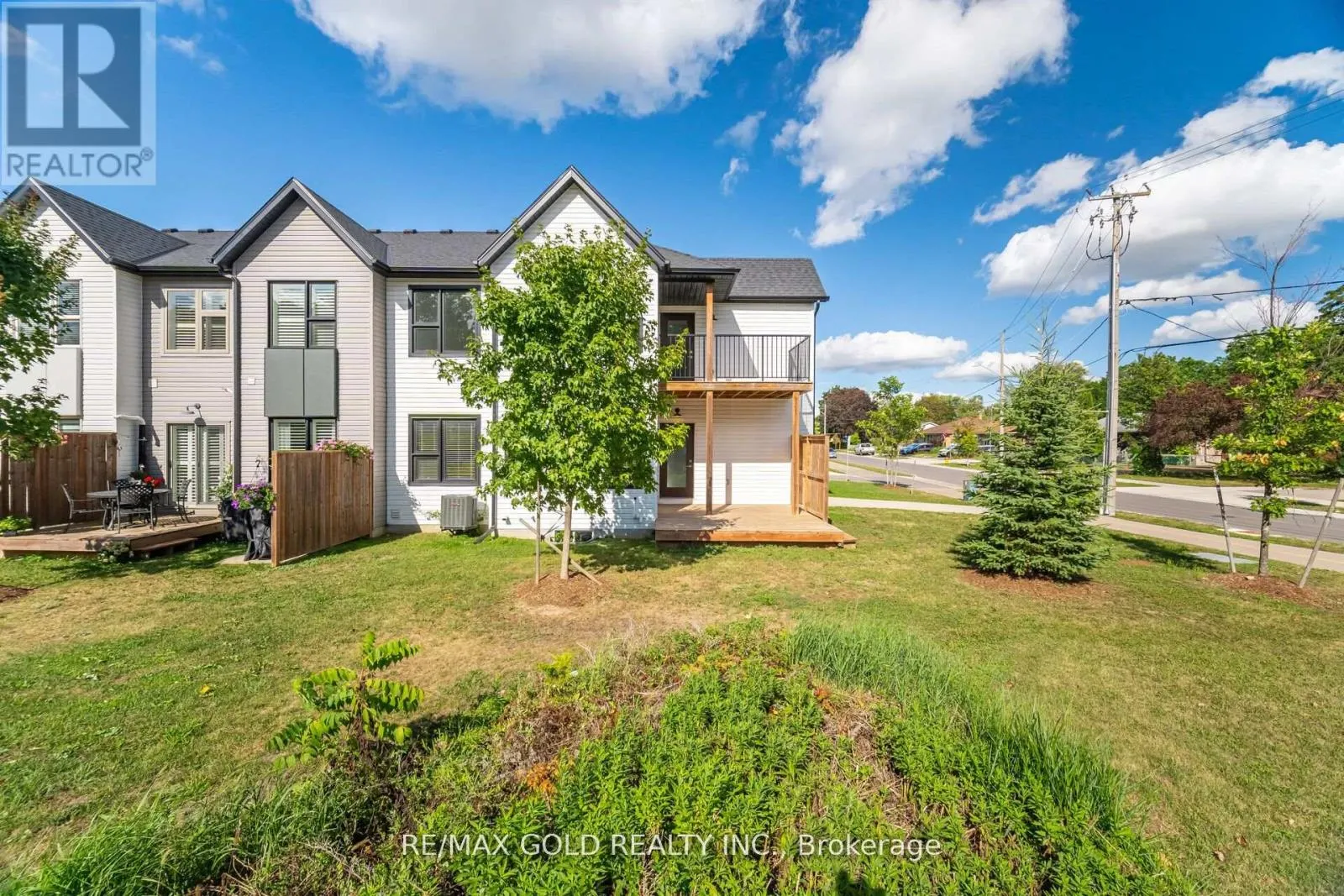 1 - 110 FERGUS AVENUE