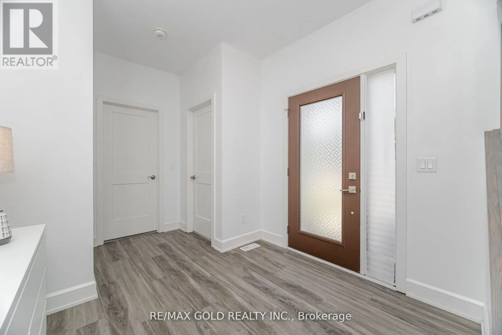 1 - 110 FERGUS AVENUE