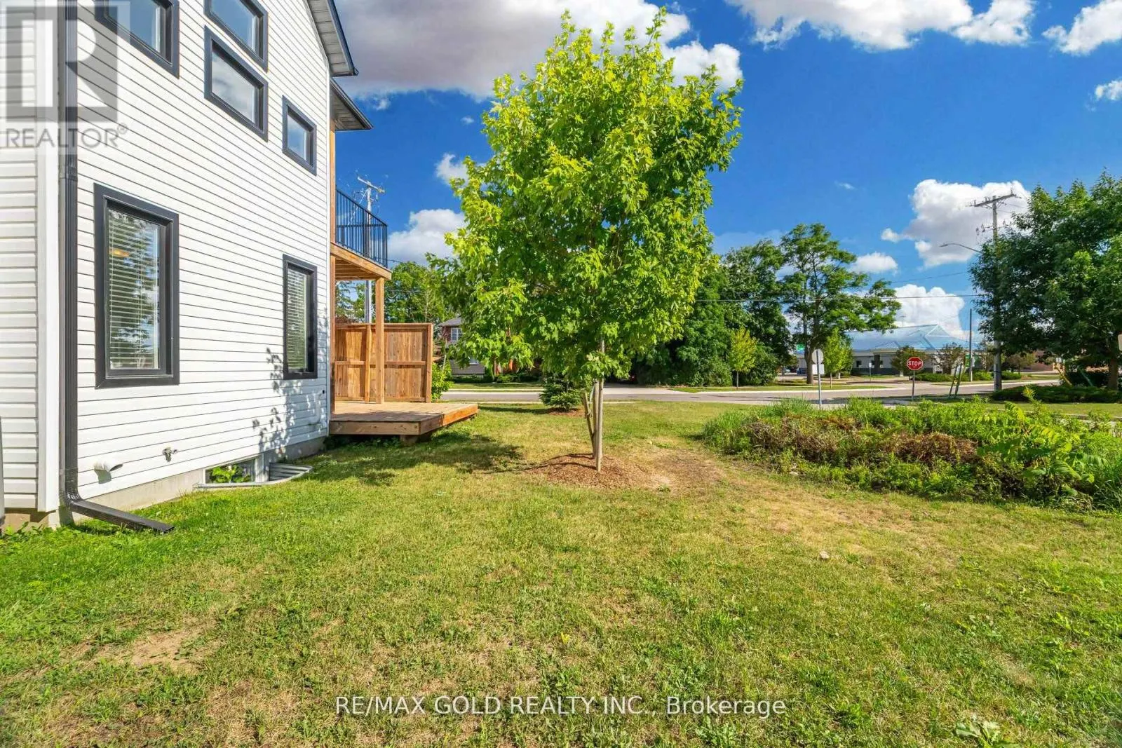 1 - 110 FERGUS AVENUE