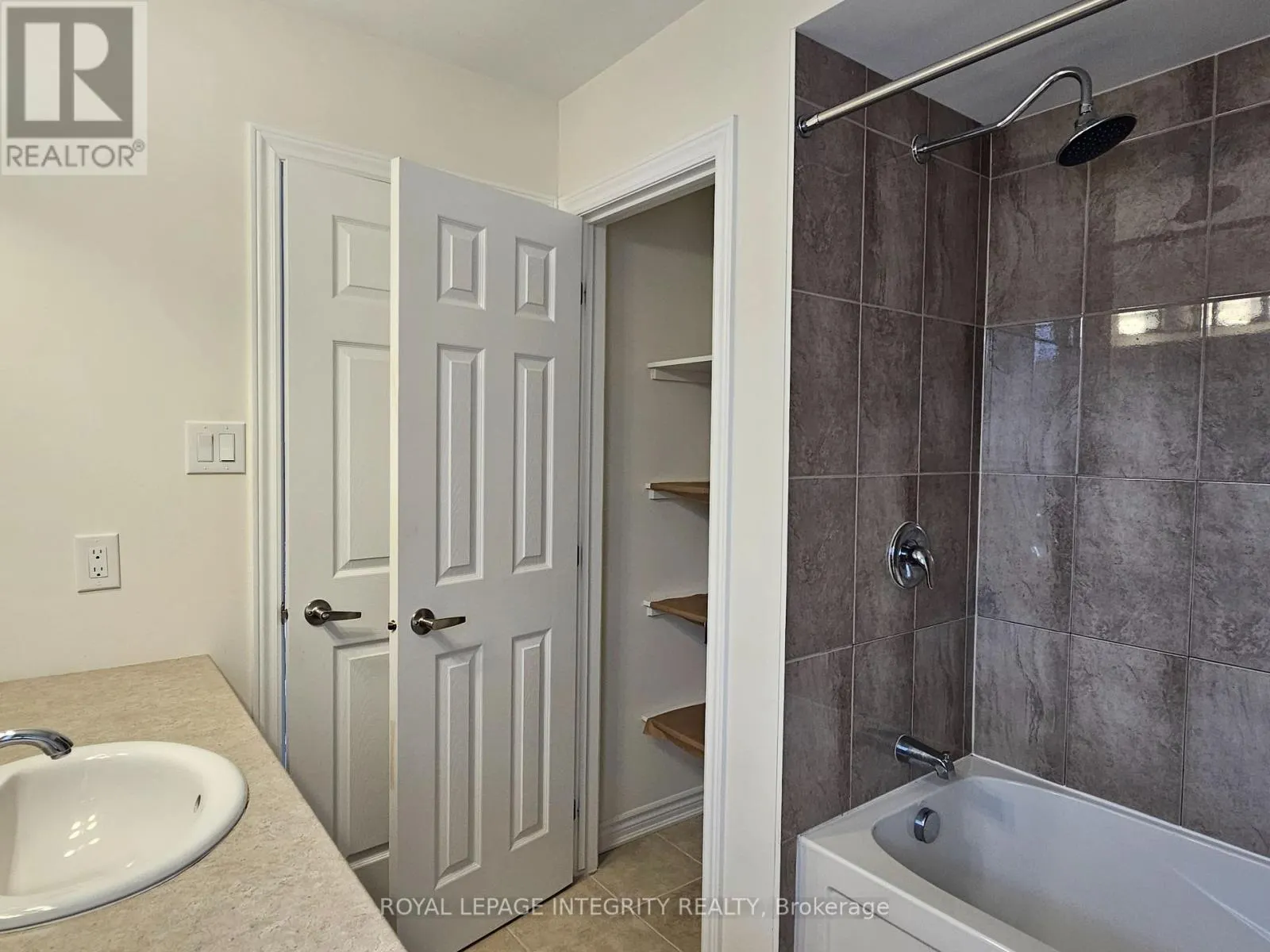 332 SONG SPARROW STREET