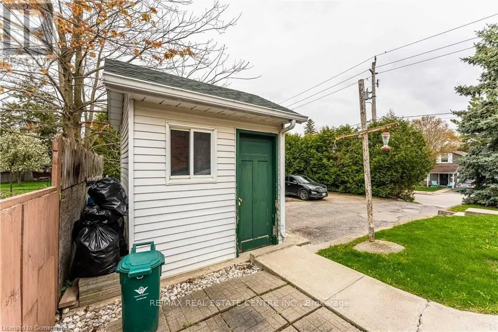 B - 89 ELGIN STREET N
