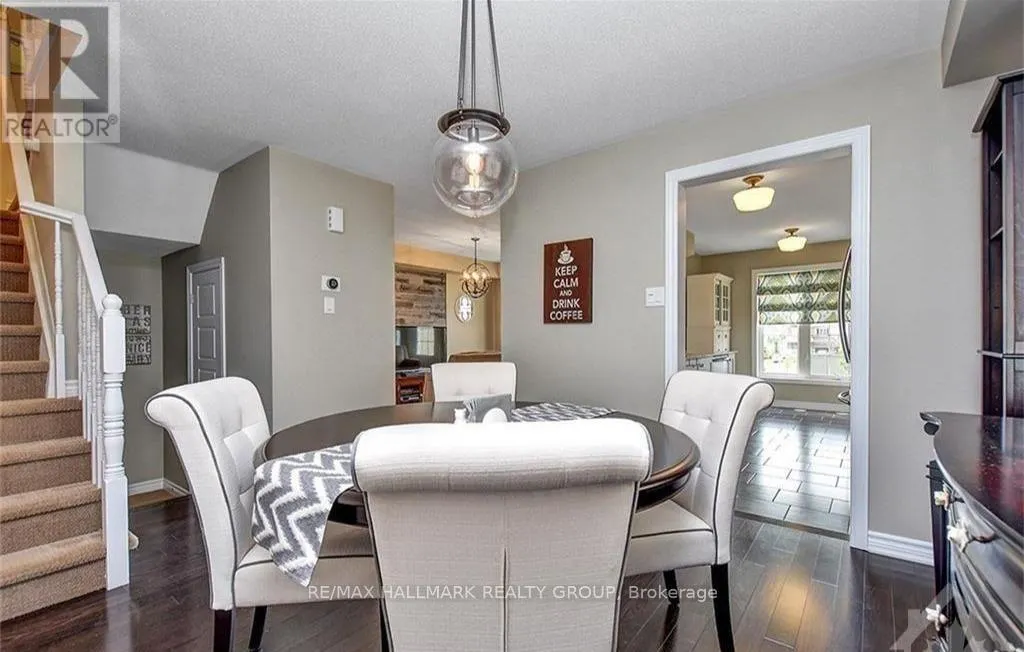 445 MEADOWHAWK CRESCENT