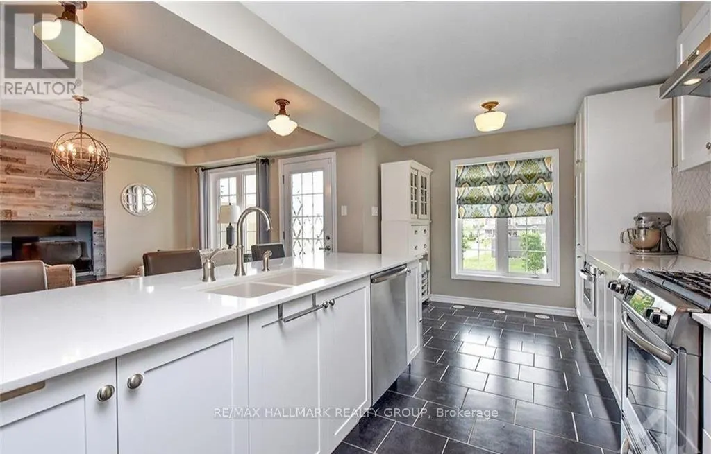 445 MEADOWHAWK CRESCENT
