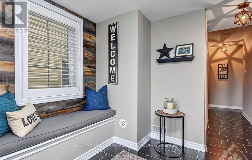 445 MEADOWHAWK CRESCENT