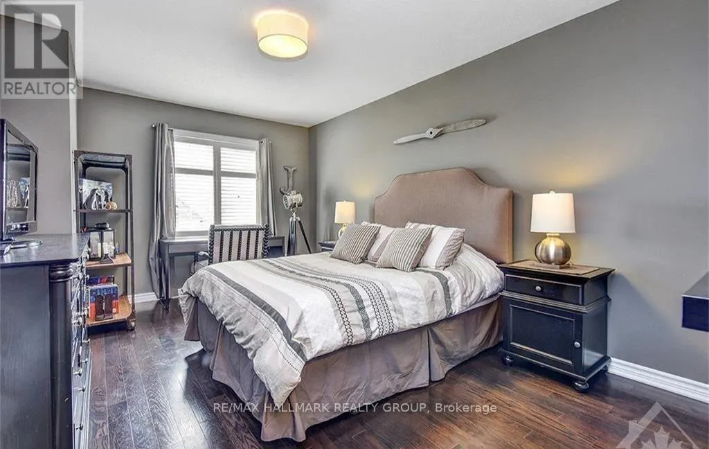 445 MEADOWHAWK CRESCENT