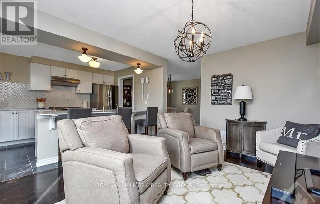 445 MEADOWHAWK CRESCENT