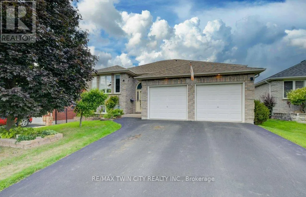 12 BRADBURY CRESCENT