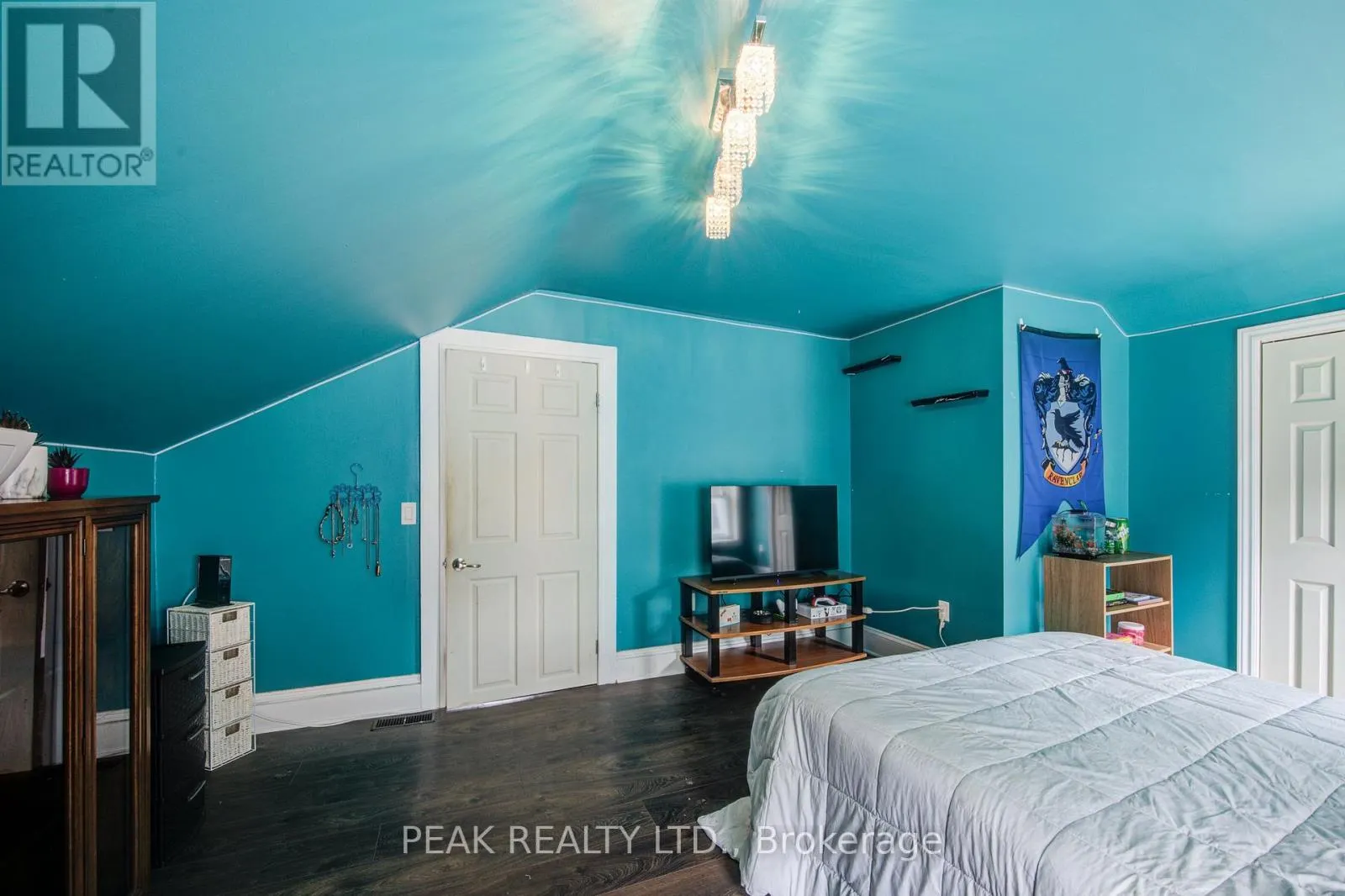 37 DECEW STREET W
