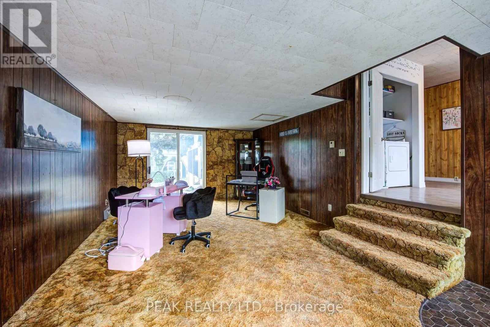 37 DECEW STREET W
