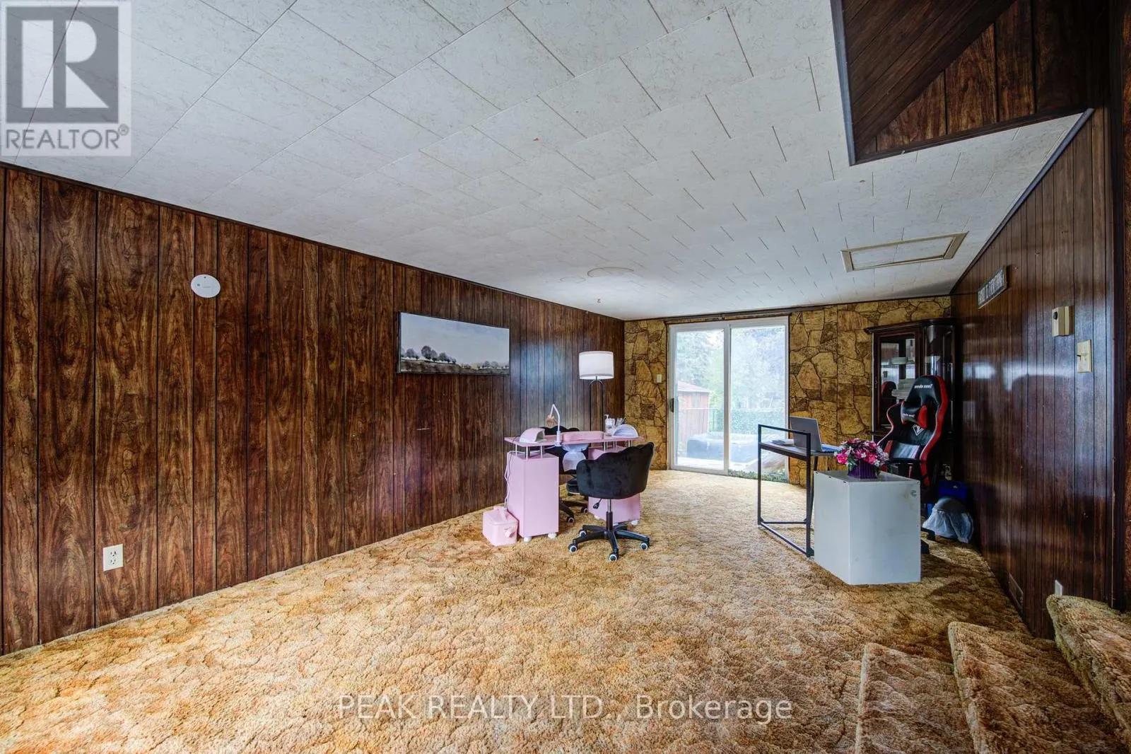 37 DECEW STREET W