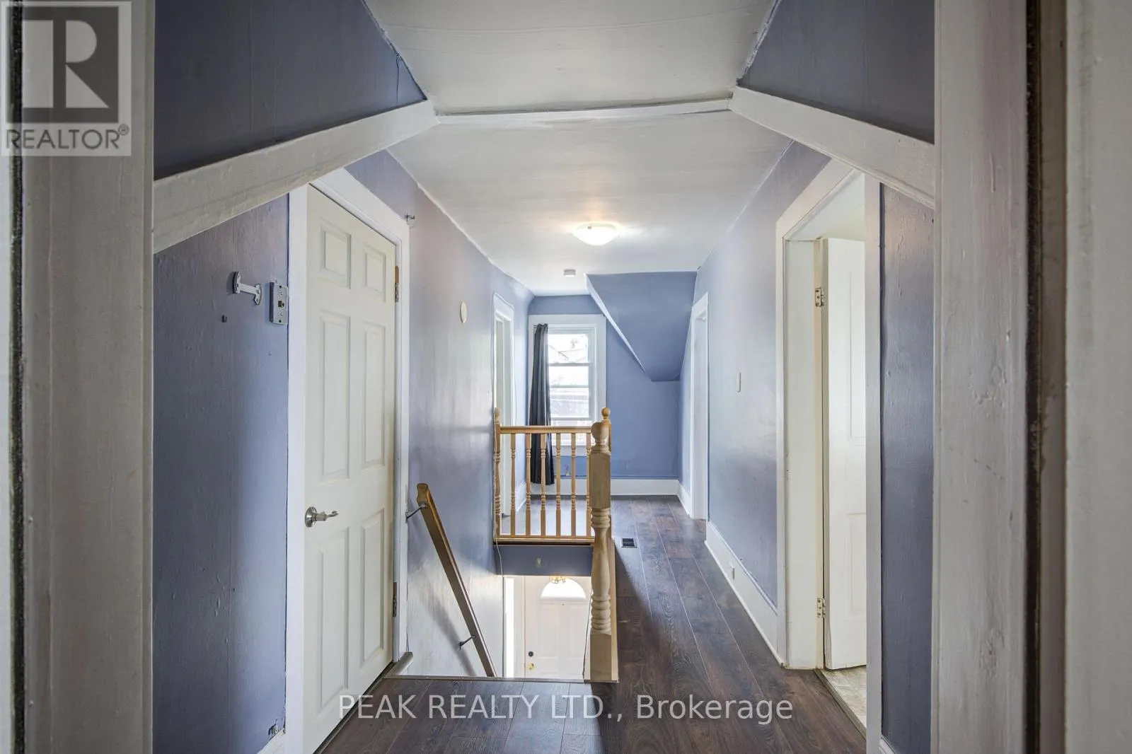 37 DECEW STREET W
