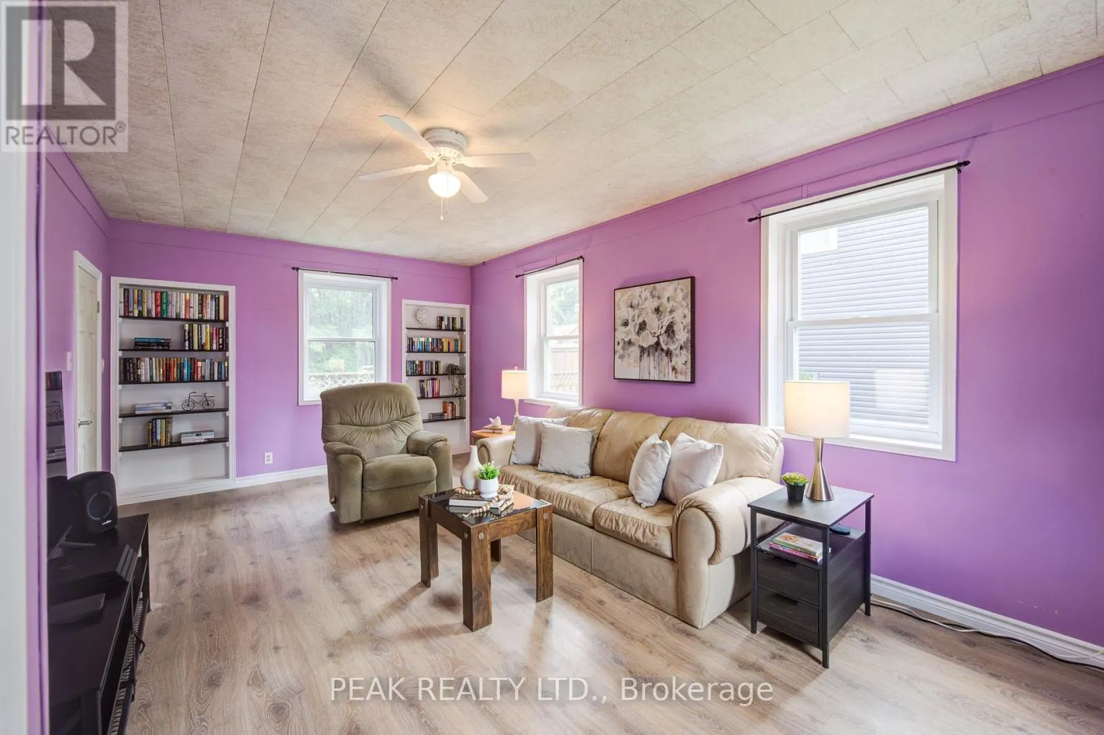 37 DECEW STREET W