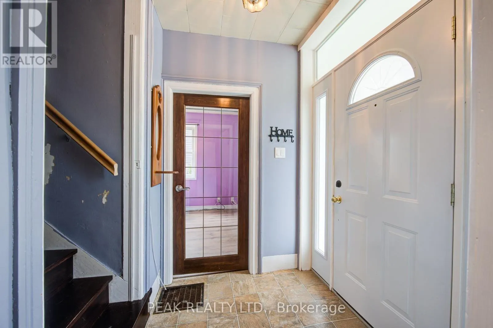 37 DECEW STREET W