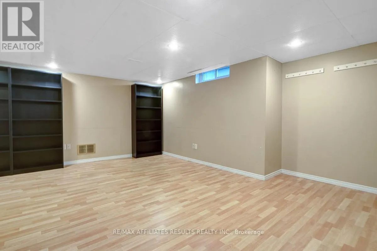 22 HENDRIE COURT