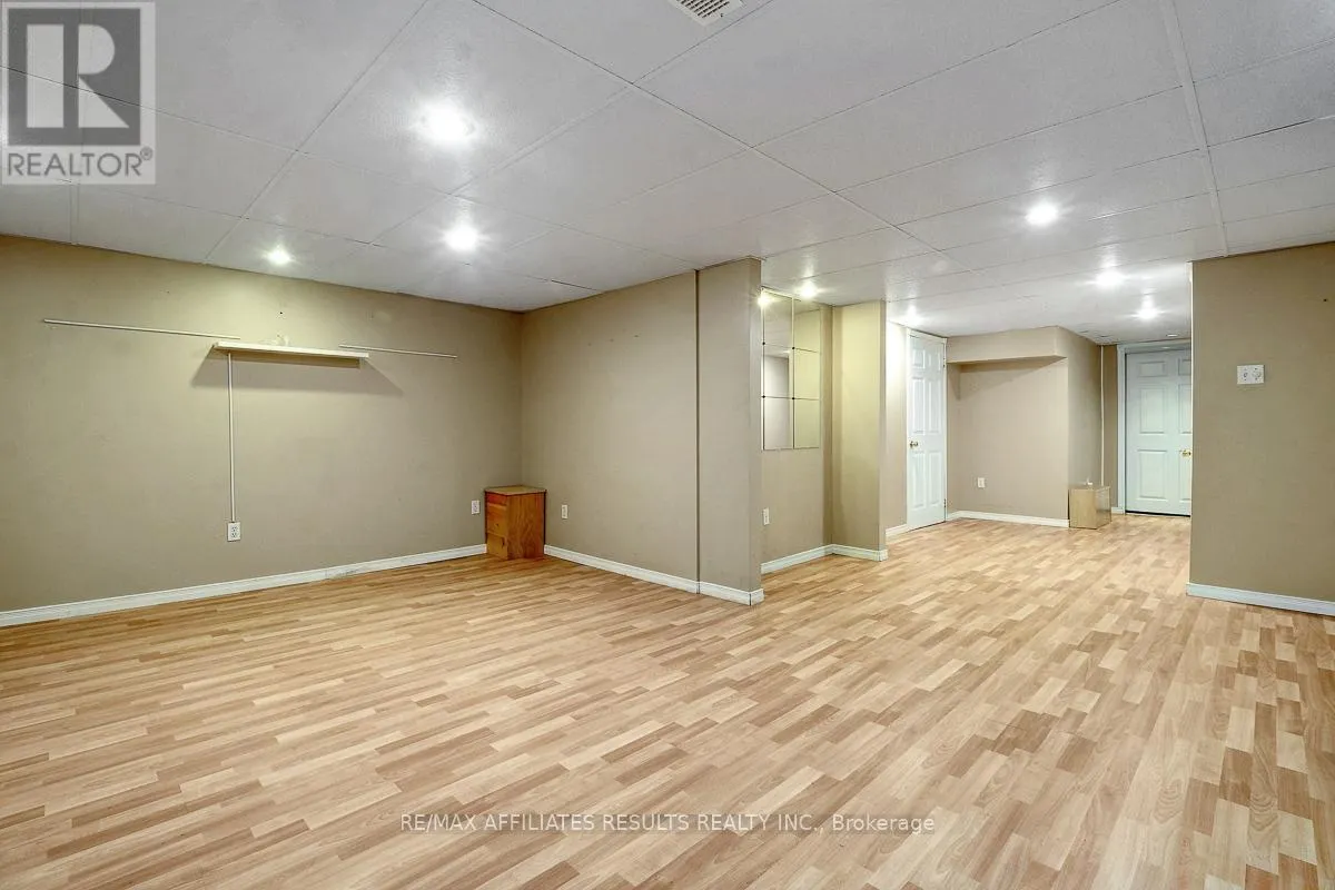 22 HENDRIE COURT