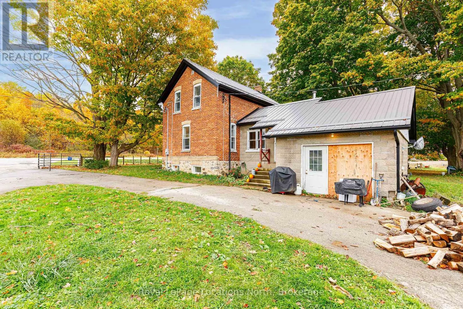 137662 GREY ROAD 12