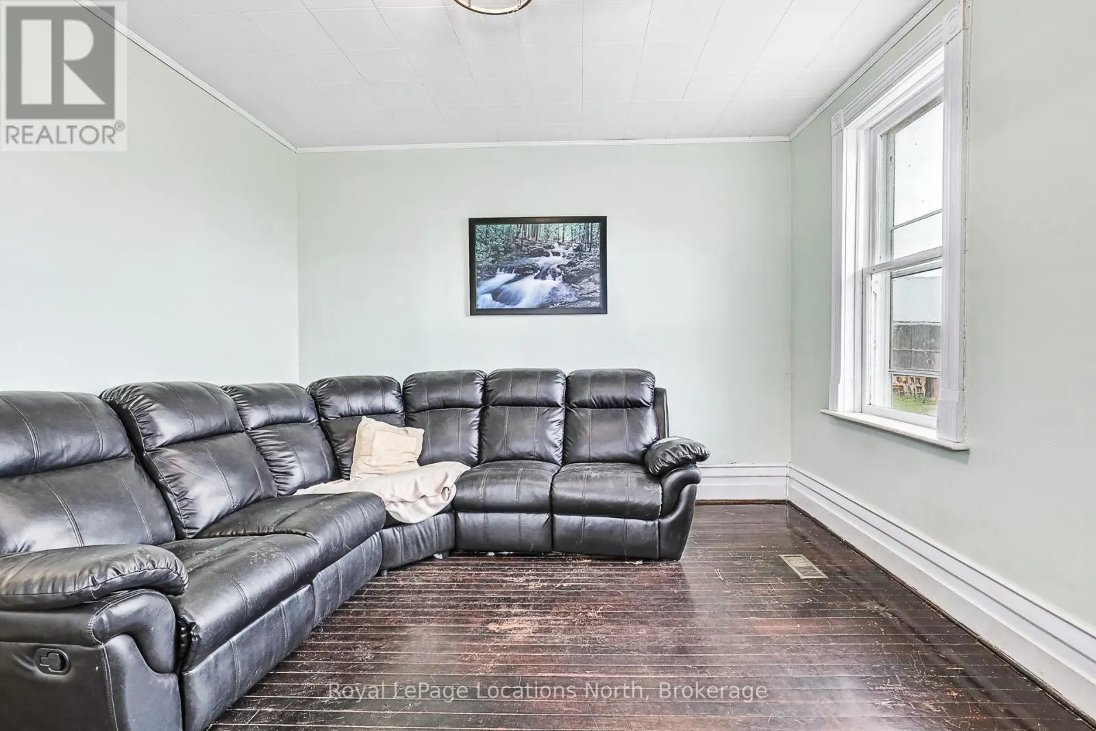 137662 GREY ROAD 12