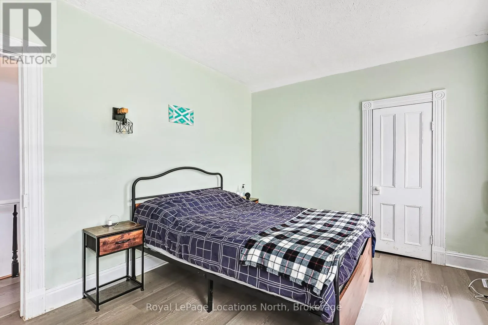 137662 GREY ROAD 12