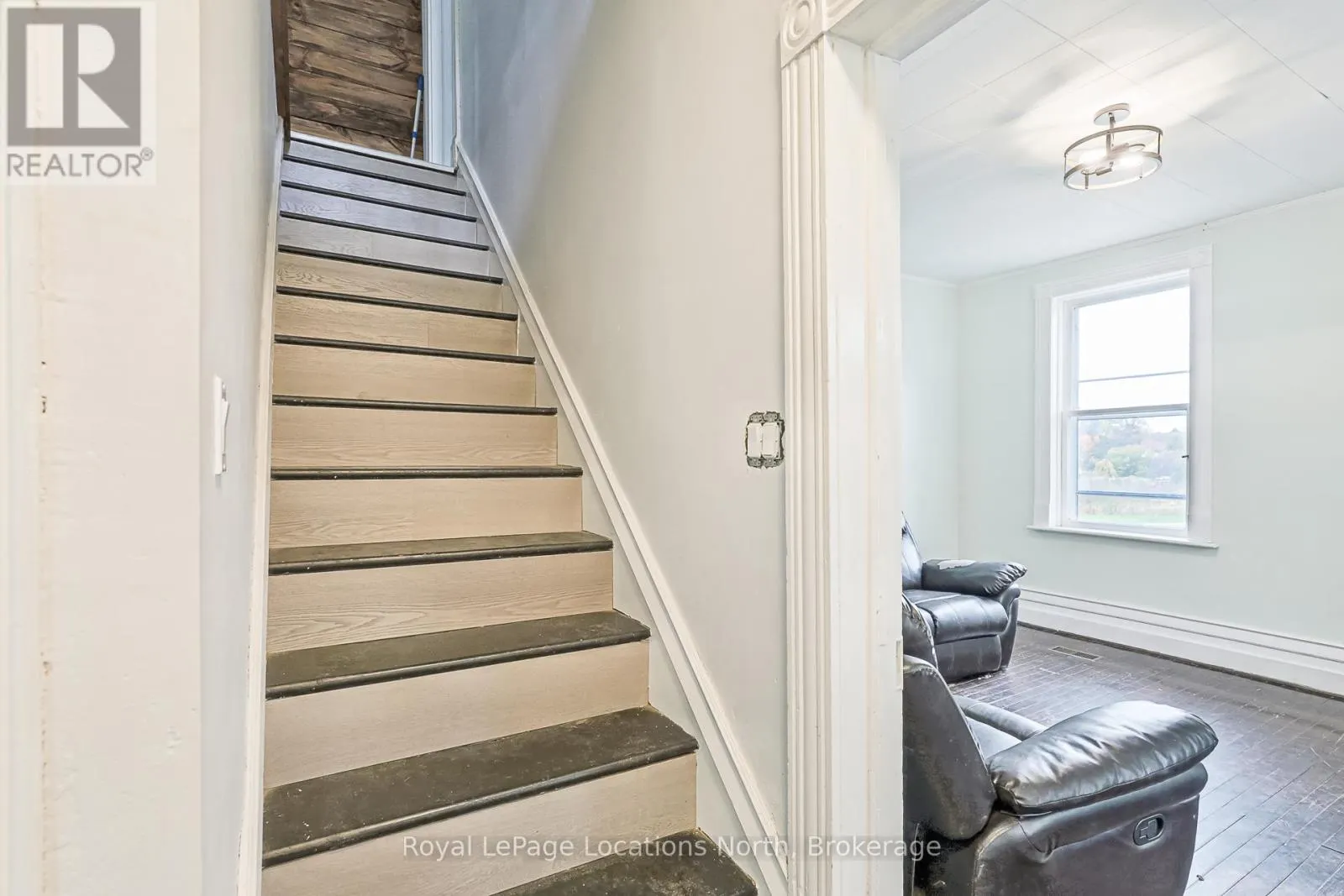137662 GREY ROAD 12