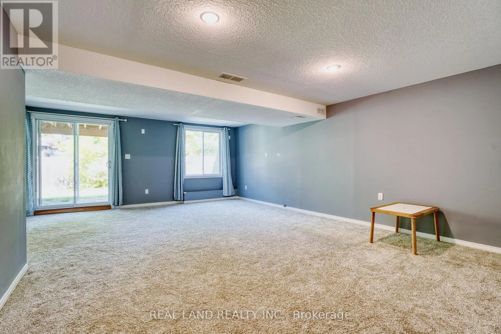 14 - 364 SKYLINE AVENUE