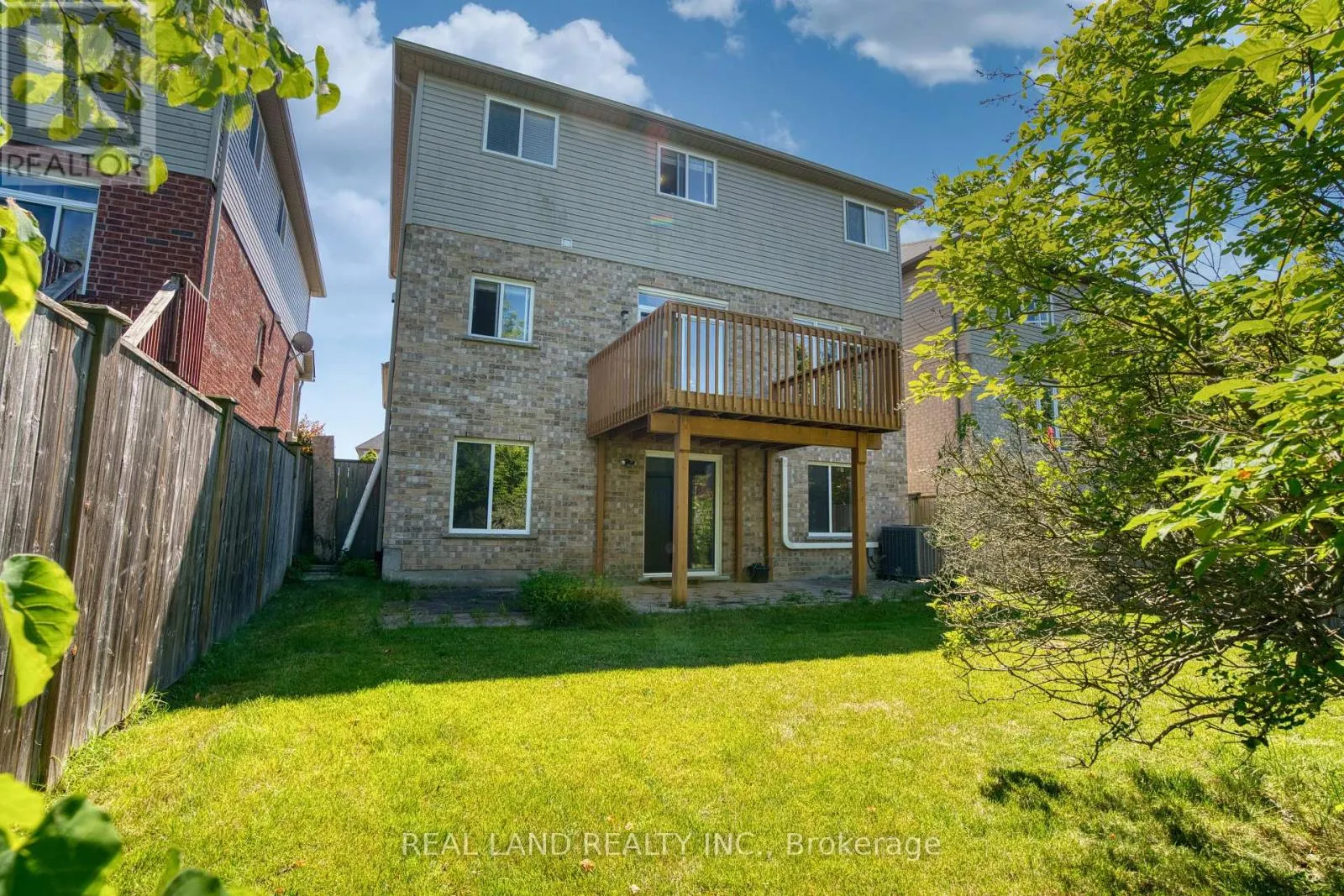 14 - 364 SKYLINE AVENUE