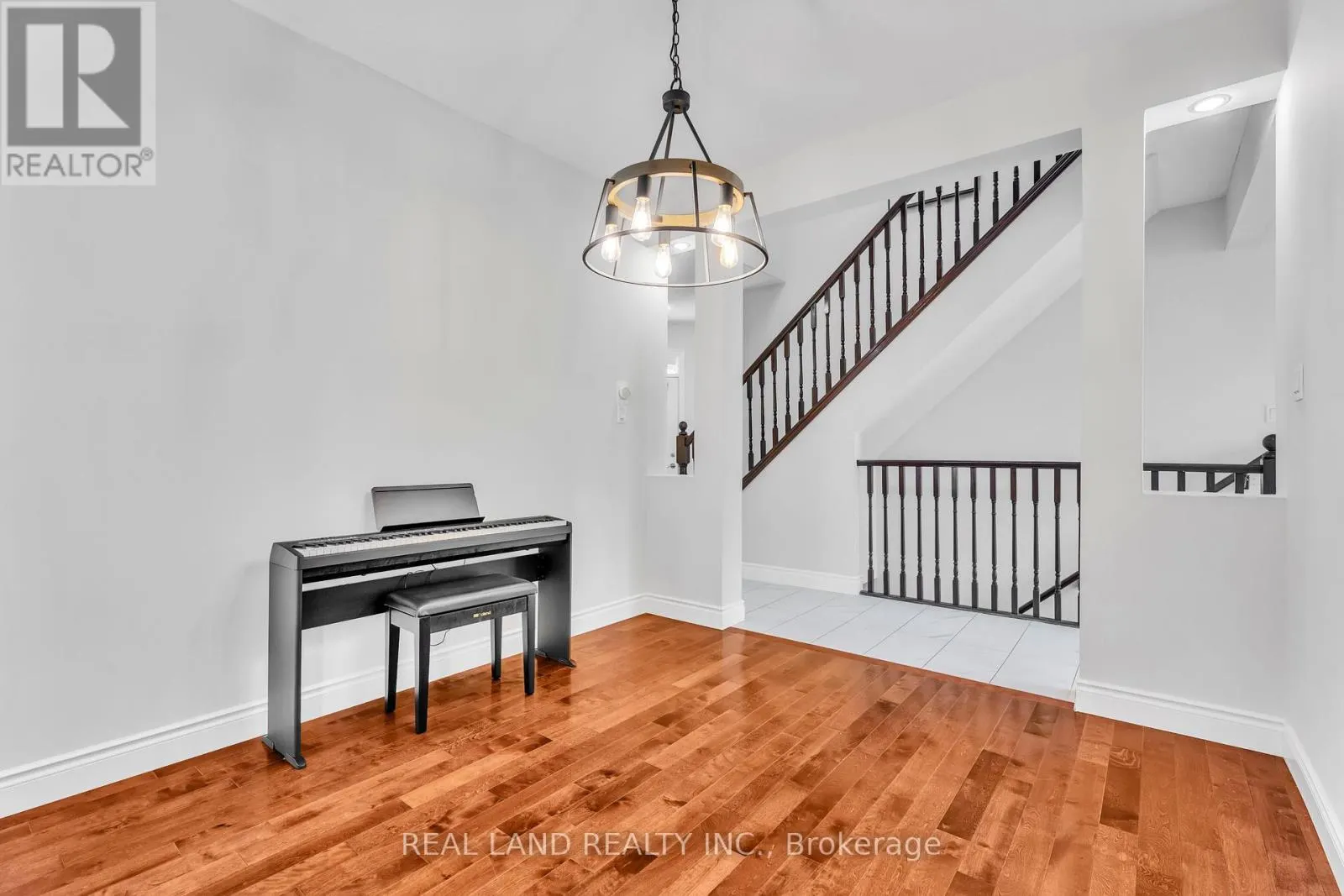 14 - 364 SKYLINE AVENUE