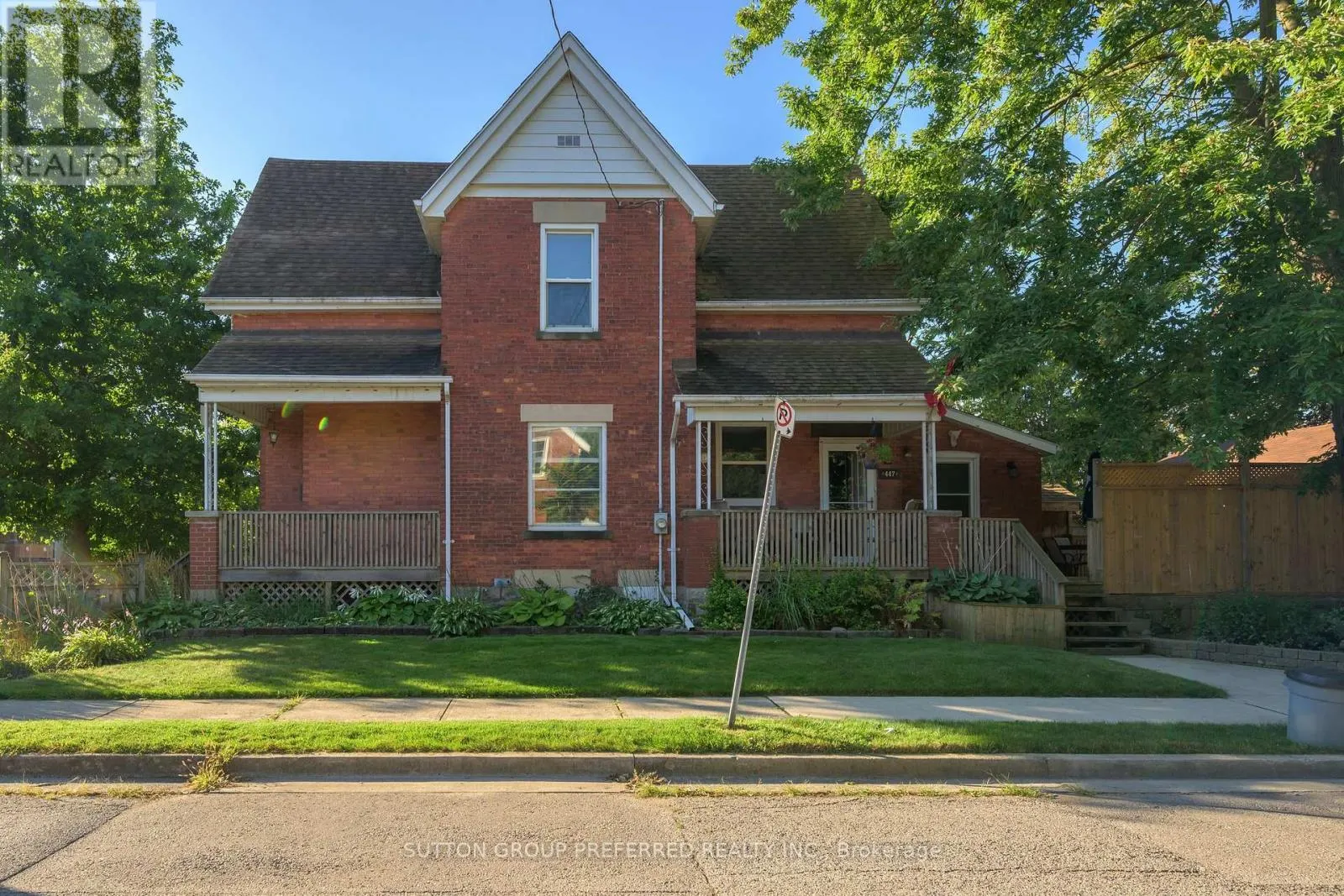 447 WOODMAN AVENUE