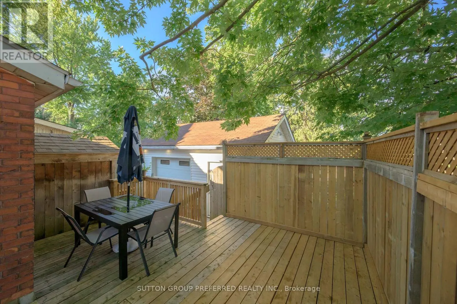 447 WOODMAN AVENUE