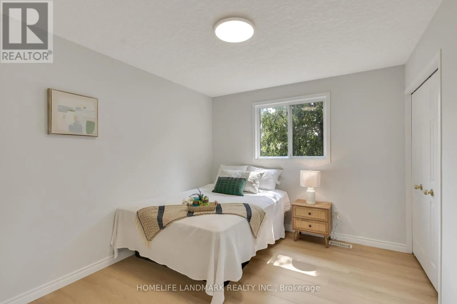 205 HOLBEACH CRESCENT