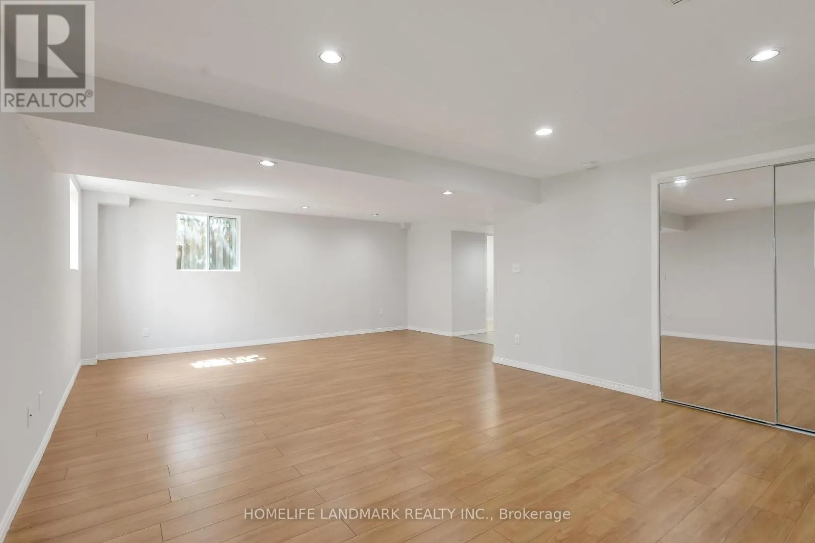 205 HOLBEACH CRESCENT