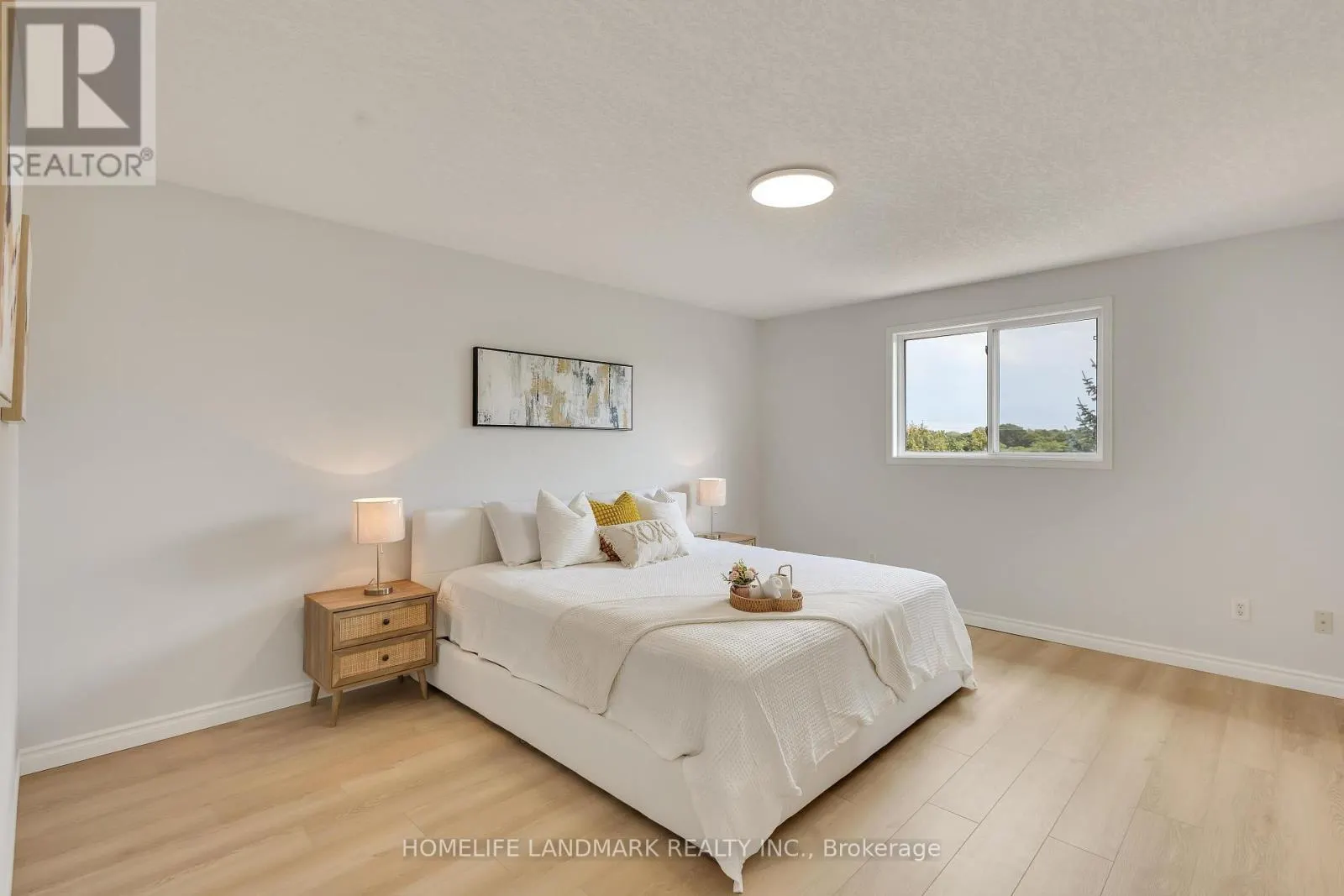 205 HOLBEACH CRESCENT