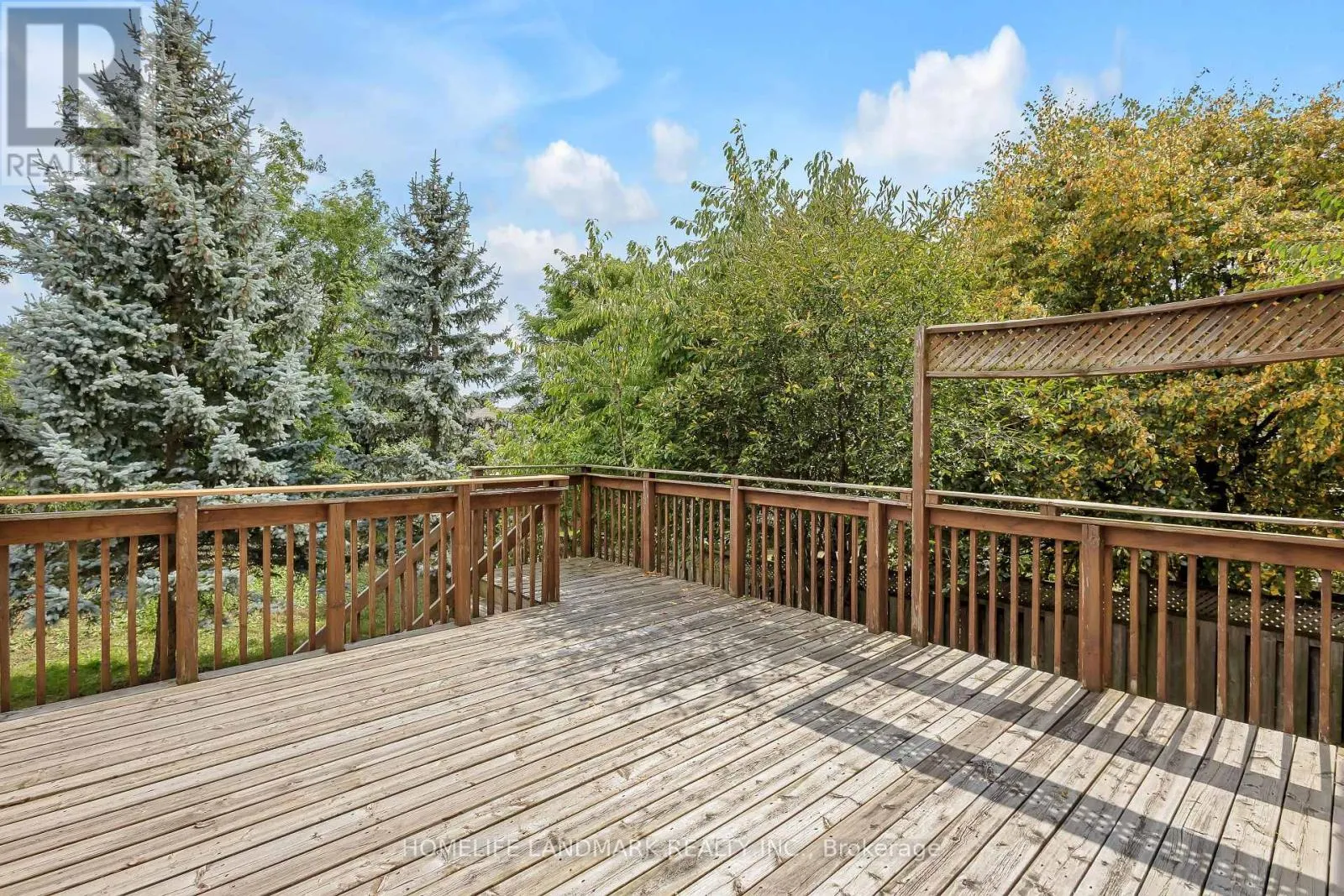 205 HOLBEACH CRESCENT