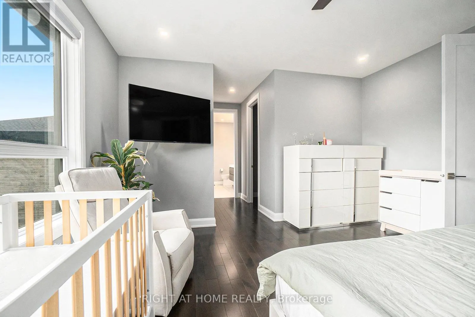 17 RIDEAU HEIGHTS DRIVE