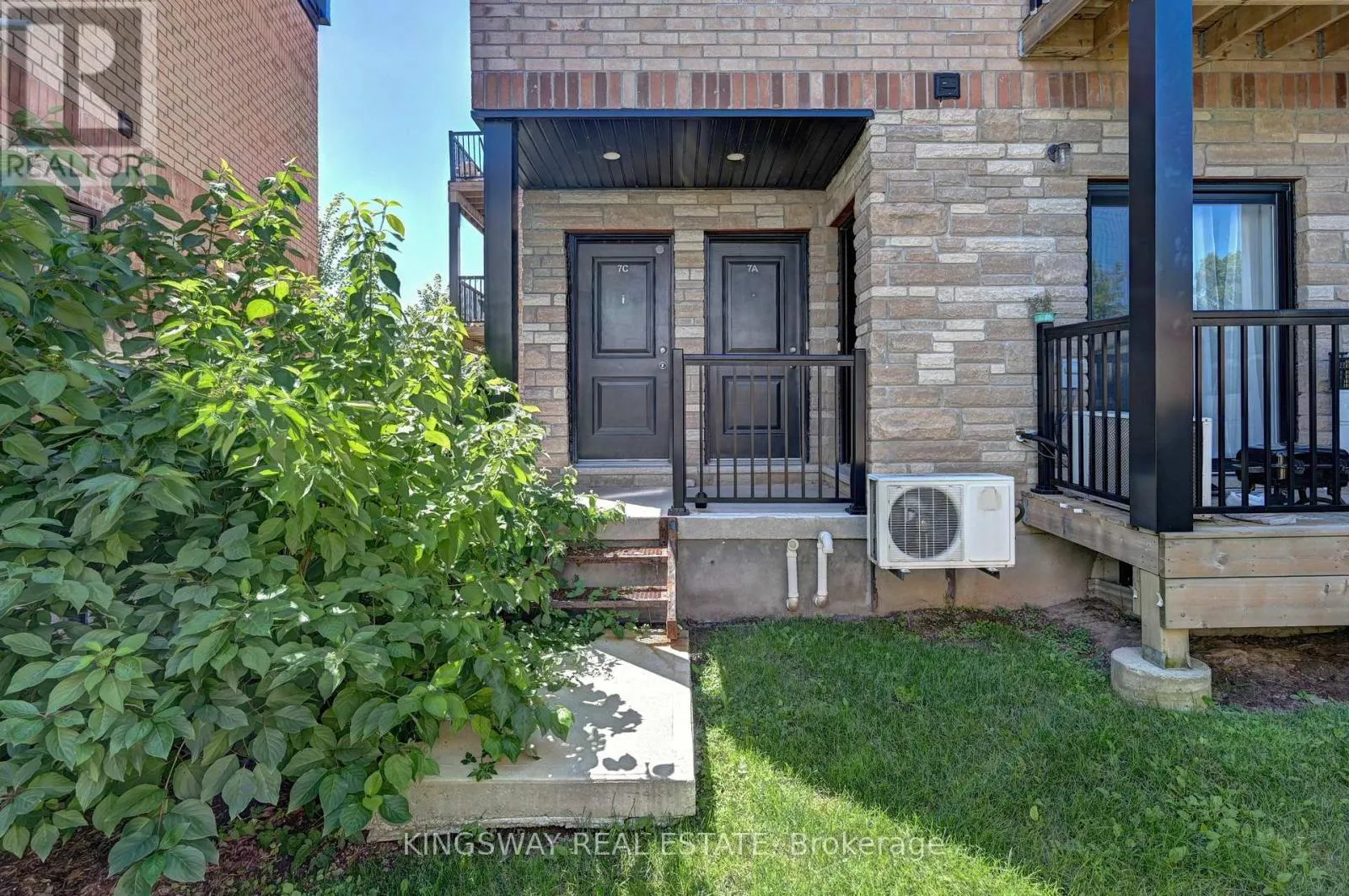 7C - 164 HEIMAN STREET