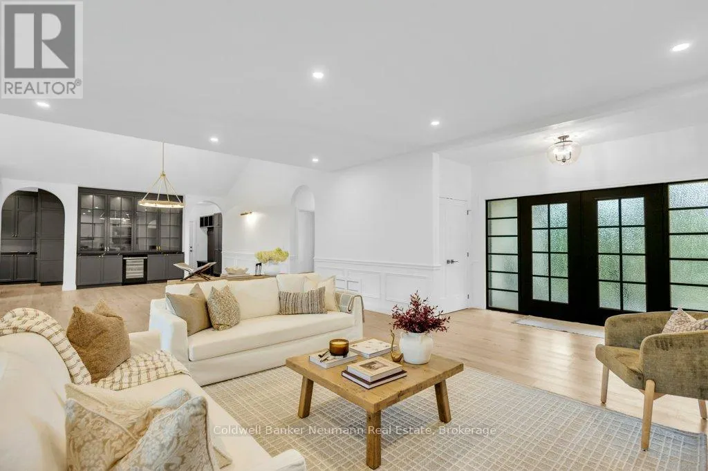 433 SOUTH RIVER ROAD