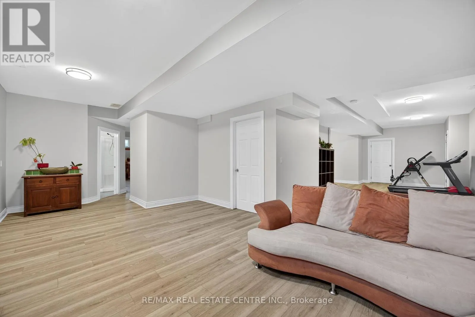 37 WOODLAND DRIVE