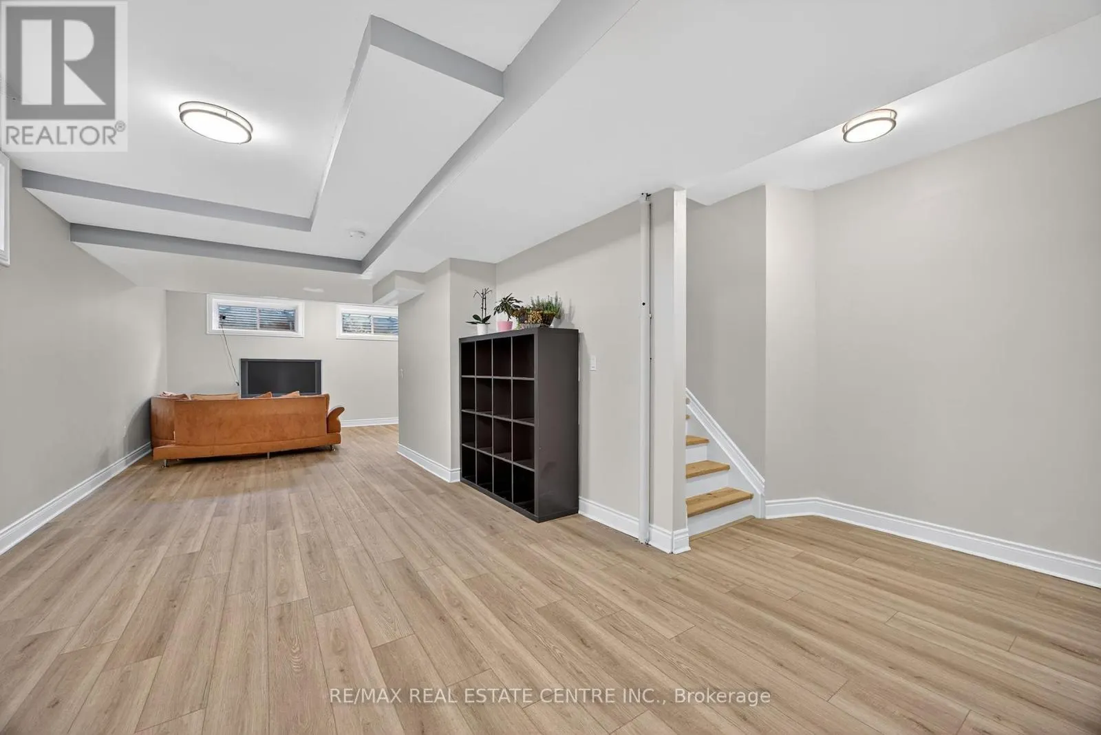 37 WOODLAND DRIVE