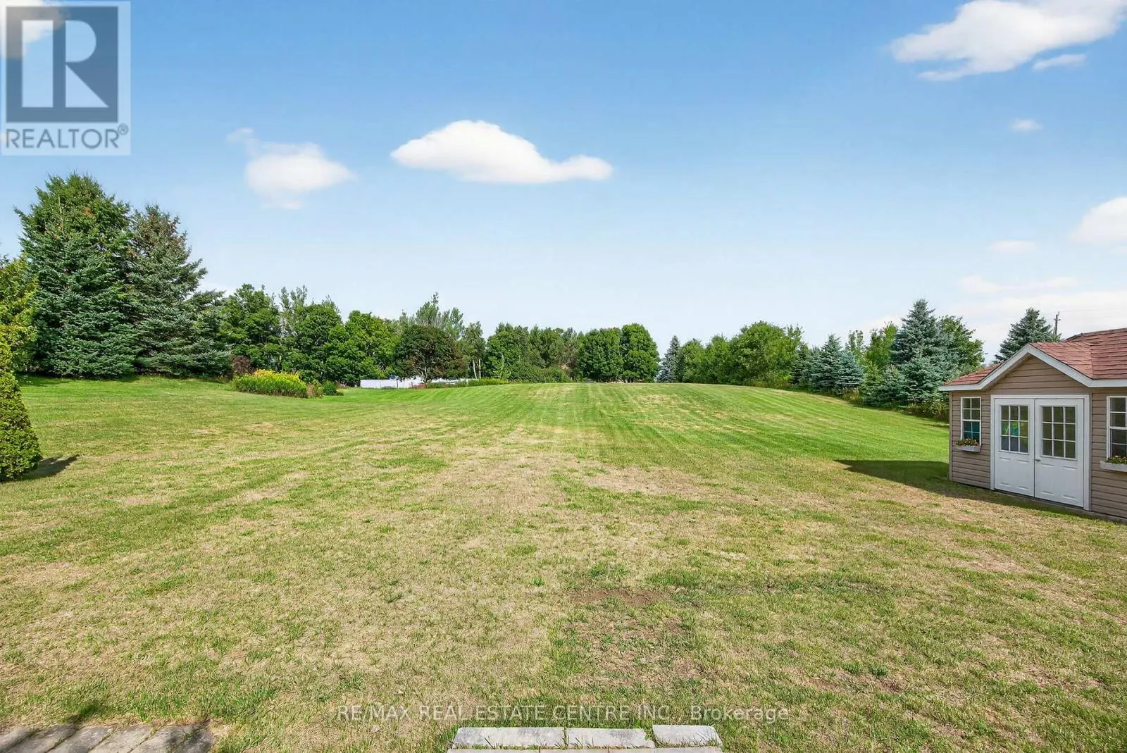 37 WOODLAND DRIVE
