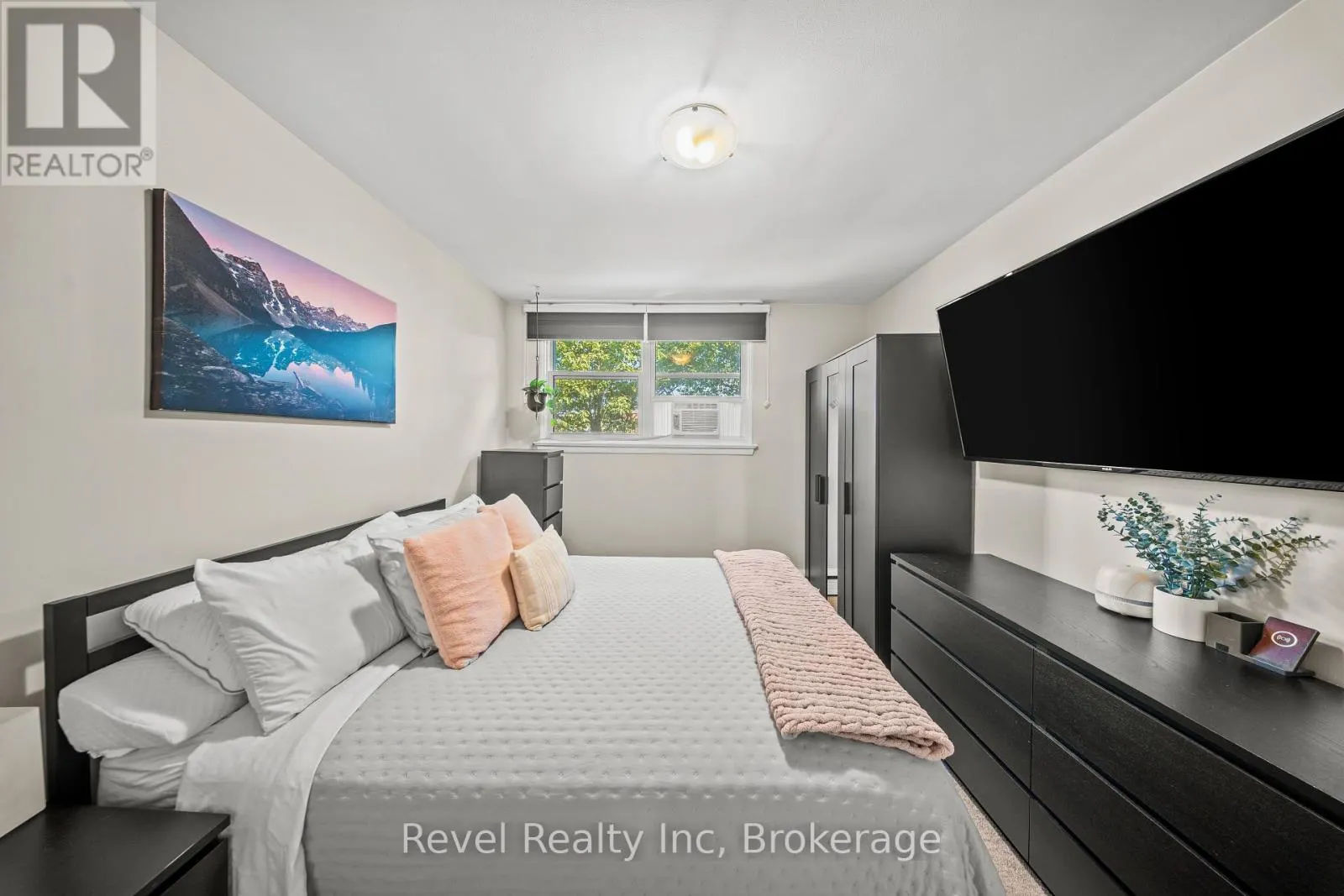 11 - 118 ISABELLA STREET, #11